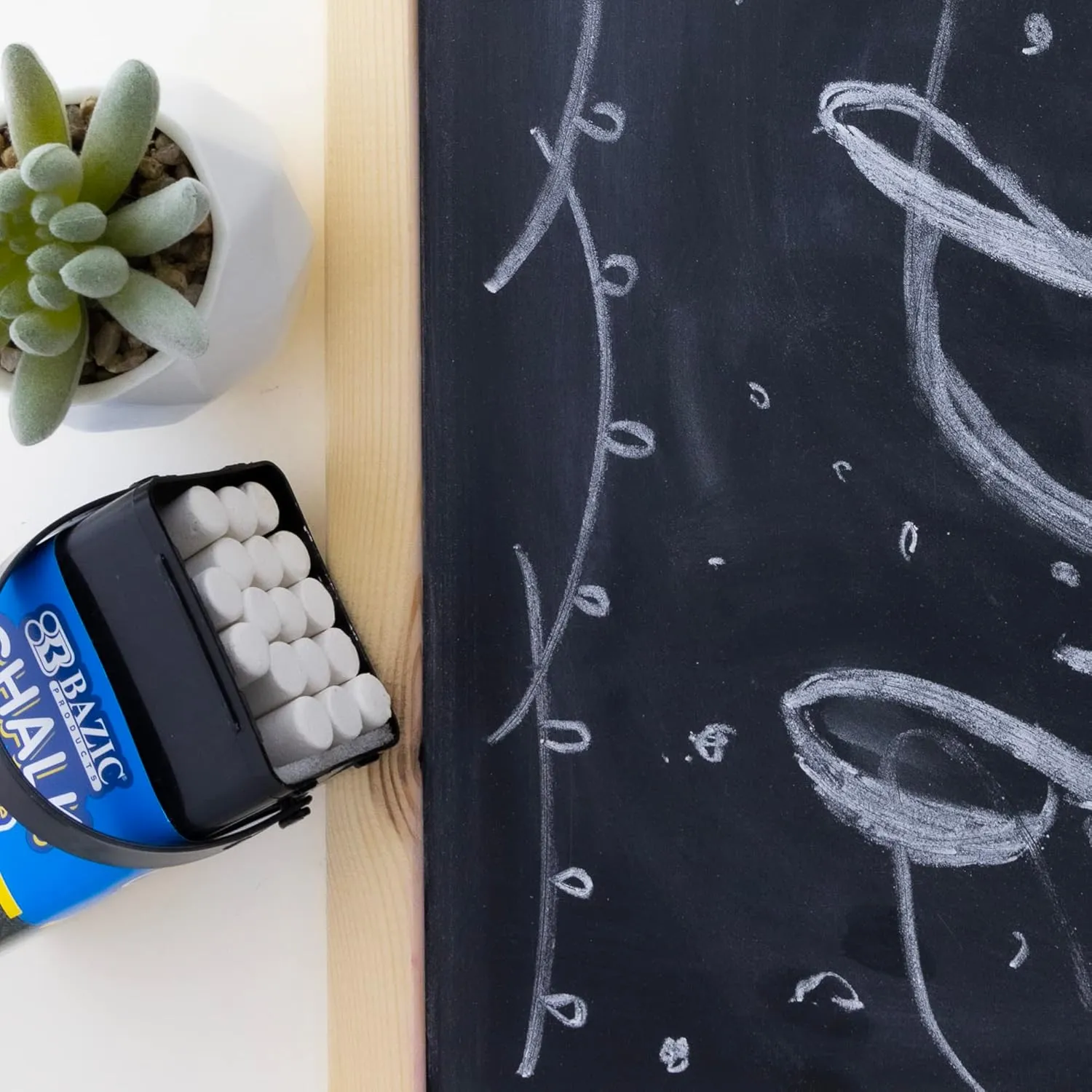 BAZIC White Chalk, Standard Size Blackboard Chalkboard Chalks, Great Game Activity for Kid Teacher School (20/Bucket)
