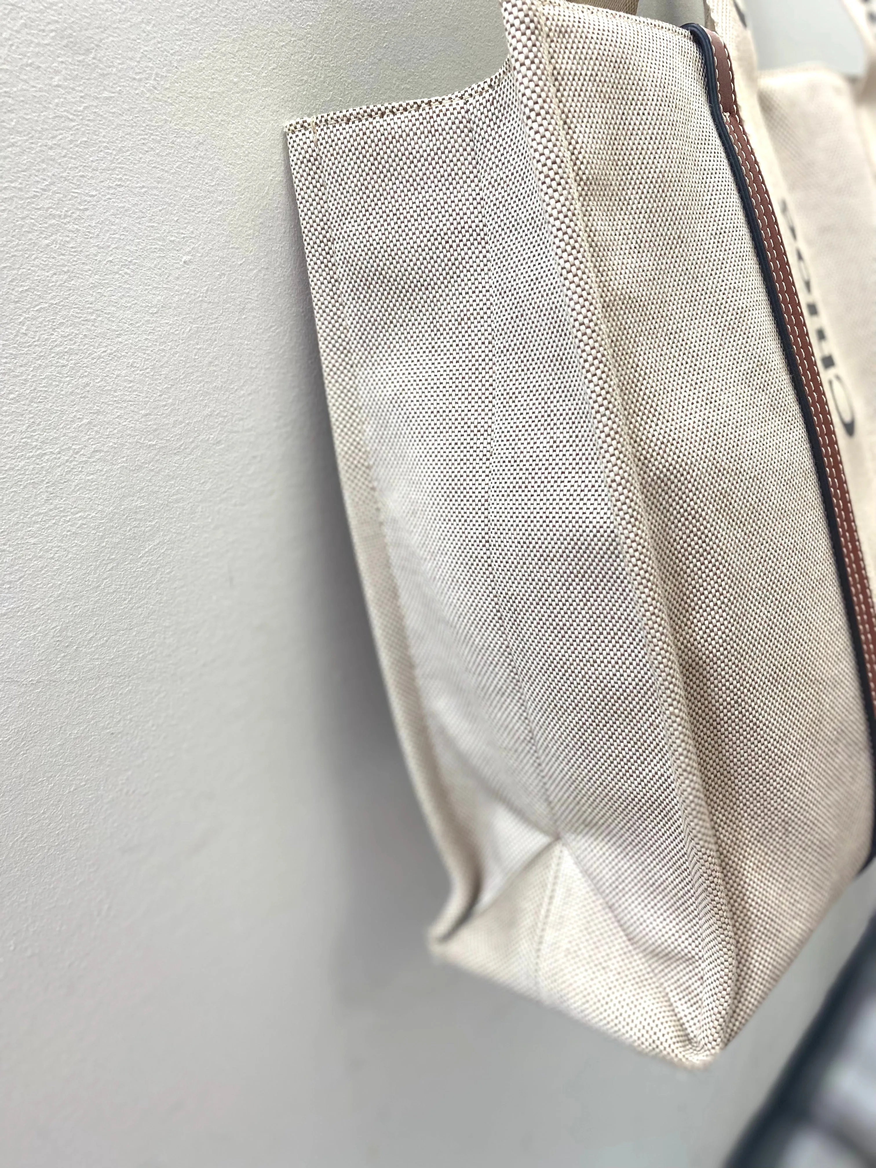 CHLOÉ MEDIUM WOODY LINEN TOTE BAG