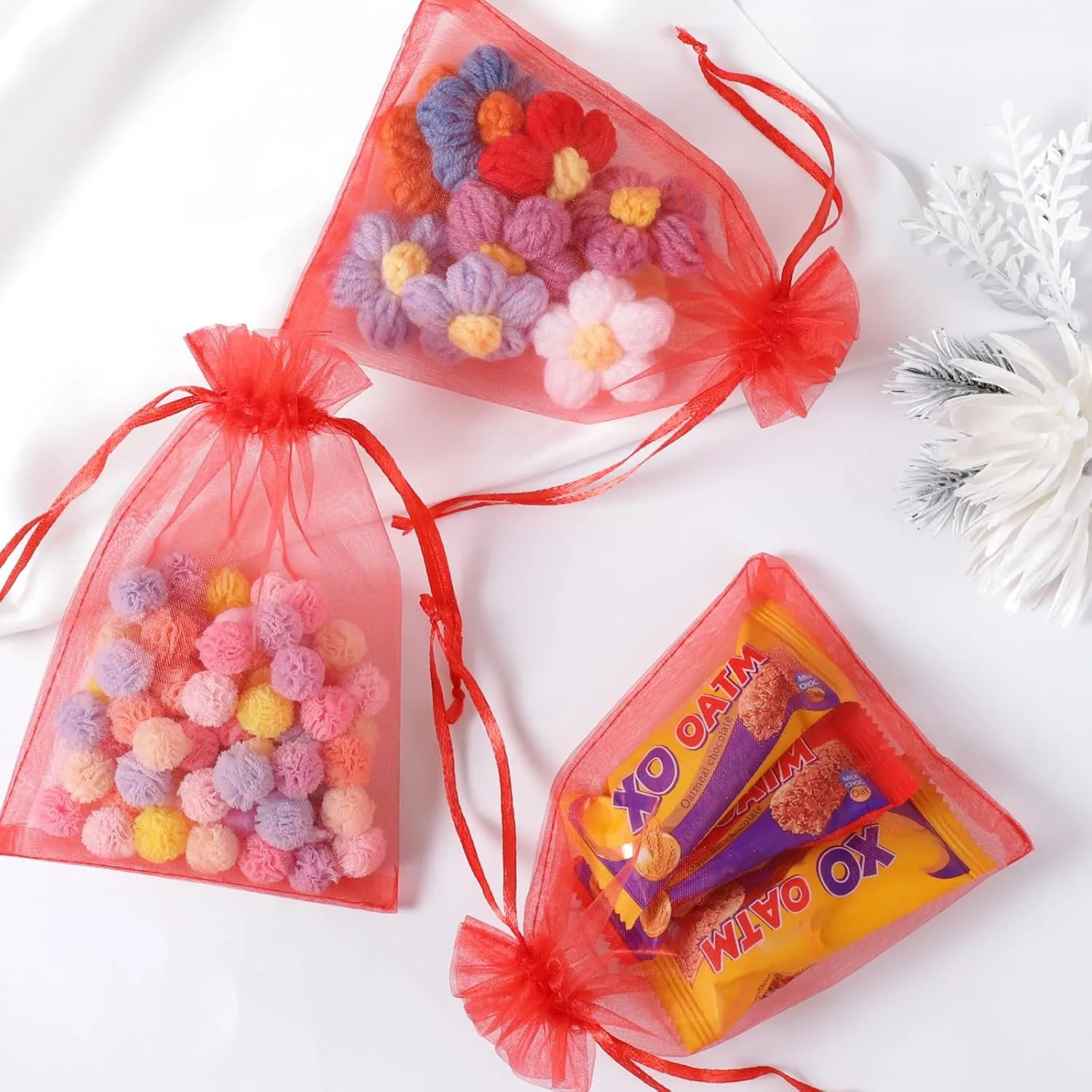Hopttreely 100pcs Organza Bags, 4 x 4.72 inches Red Christmas Wedding Favors Christmas Gift Drawstring Bags Jewelry Pouches